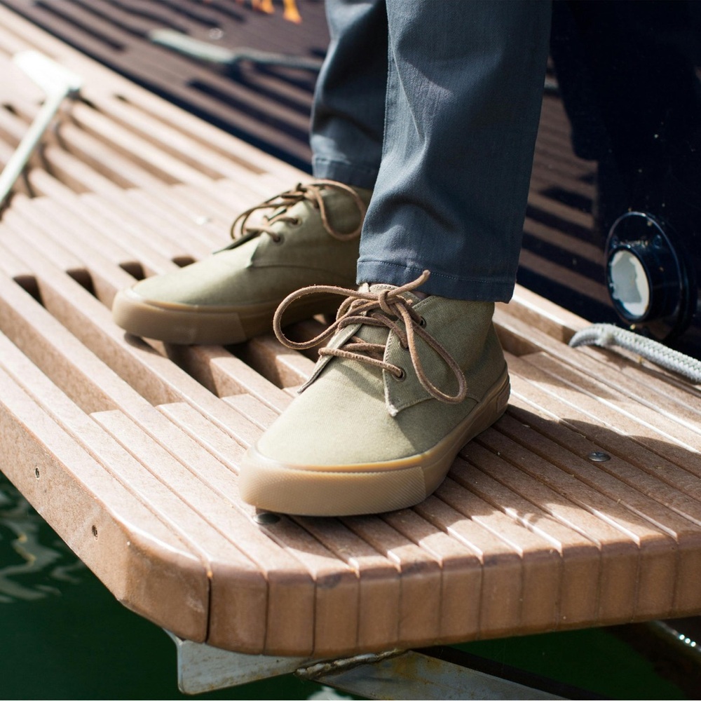Huckberry SeaVees Tan Canvas Sneakers - 10.5